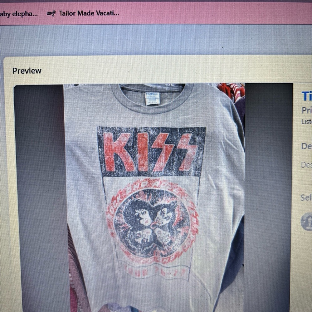 Kiss tee shirt